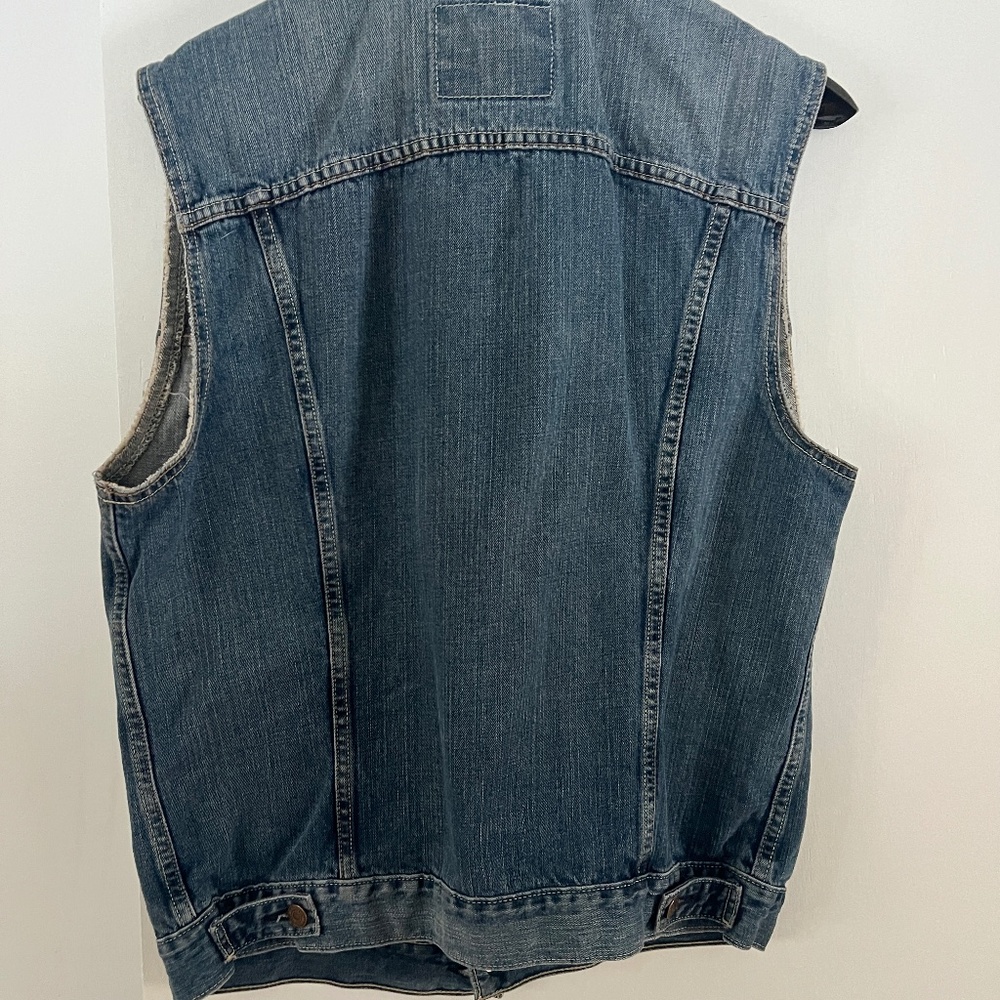 Levis Denim Vest Size Large